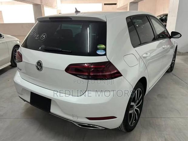Volkswagen Golf TSI S FWD 2018 White