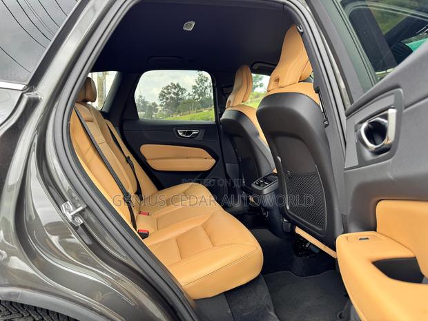 Volvo XC60 2018 Gray