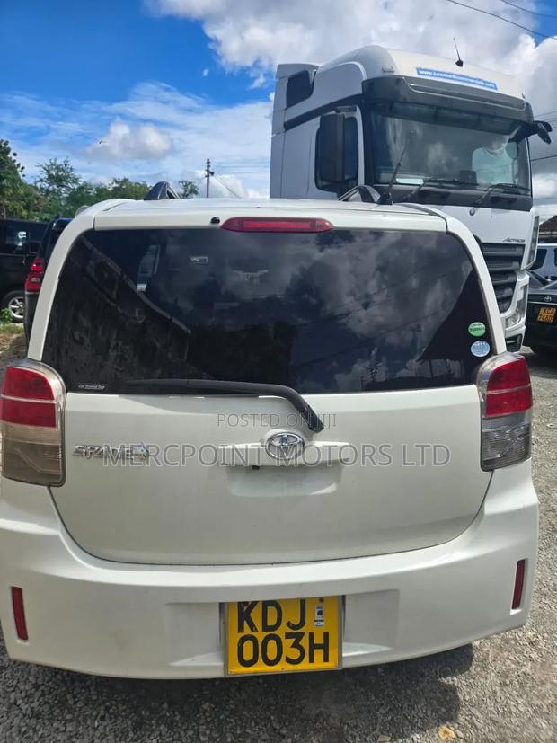 Toyota Spade 1.5 2015 White