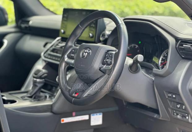 Toyota Land Cruiser 2023 Black