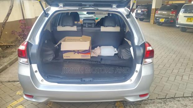 Toyota Corolla Fielder 2018 Silver