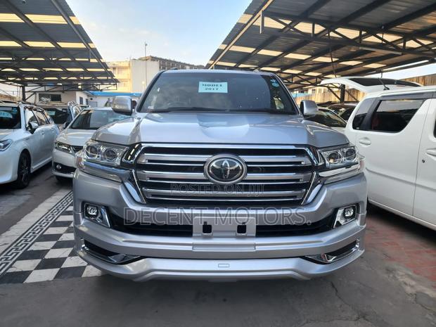 Toyota Land Cruiser 4.5 V8 TD 2018 Silver