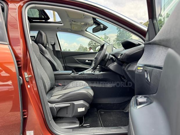 Peugeot 3008 2018 Brown