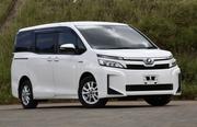 Toyota Voxy 2018 Off white for sale