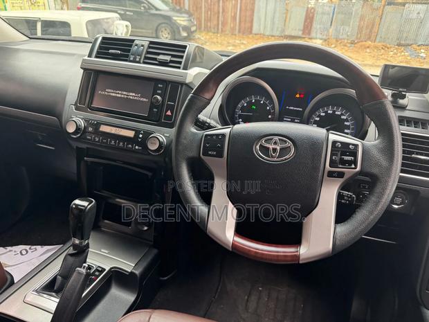 Toyota Land Cruiser Prado 2.7 2017 White