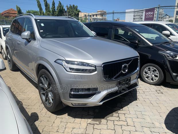 Volvo XC90 T5 Momentum AWD 2018 Silver