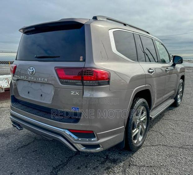 Toyota Land Cruiser 4.6 V8 ZX 2020 Ivory
