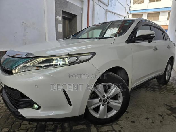 Toyota Harrier 2.0 2019 White