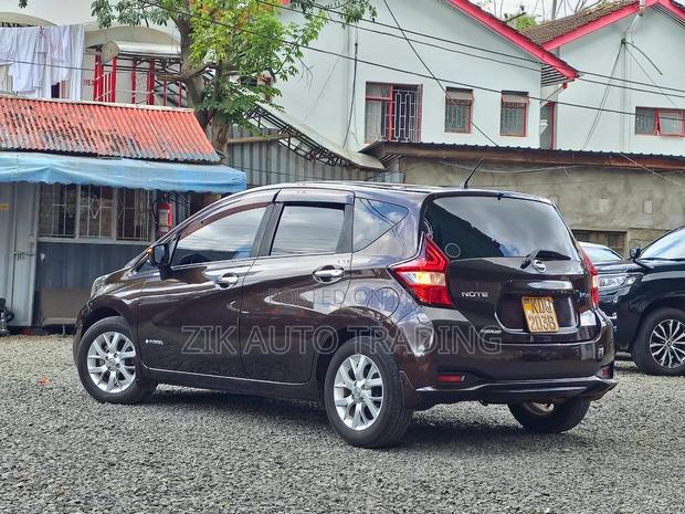 Nissan Note 2017 Brown