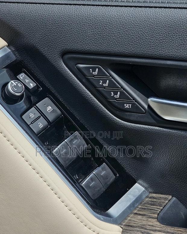 Toyota Land Cruiser 2022 White