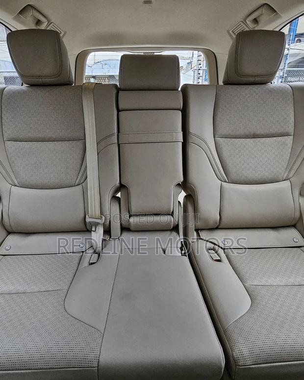 Toyota Land Cruiser 2022 White