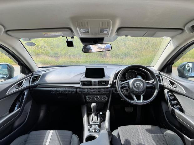 Mazda Axela 2018 Silver