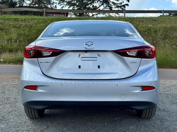 Mazda Axela 2018 Silver