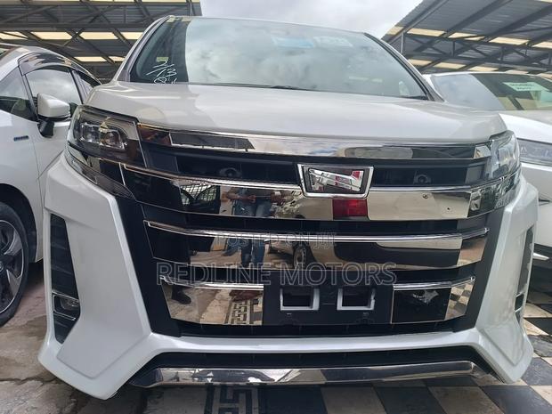 Toyota Noah 2018 White