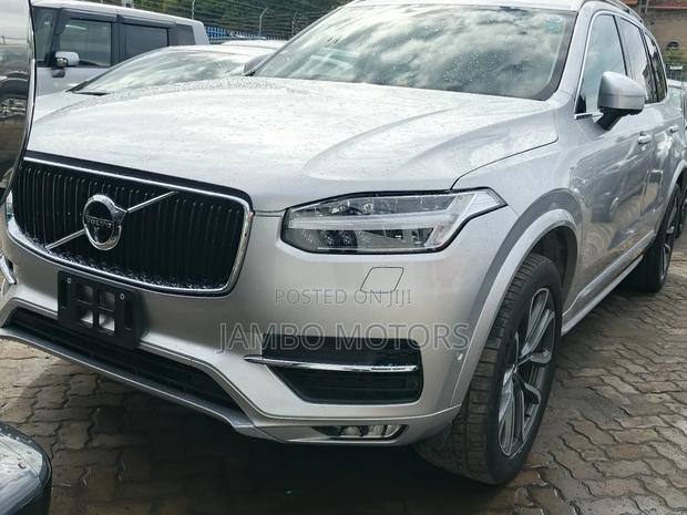 Volvo XC90 T5 Momentum AWD 2018 Silver