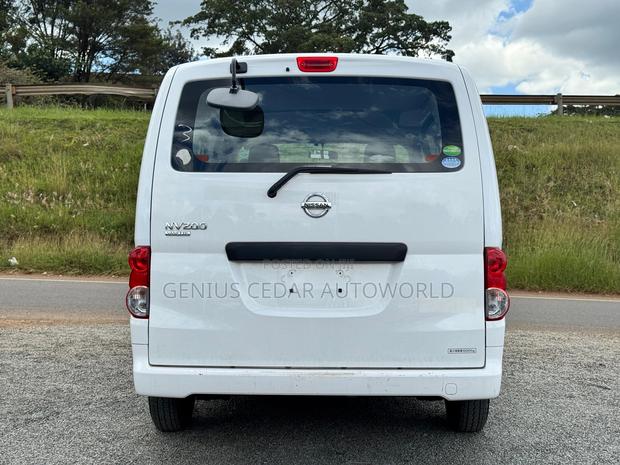 Nissan NV200 2018 White