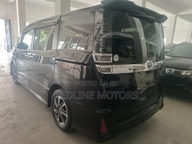 Toyota Voxy 2018 Black