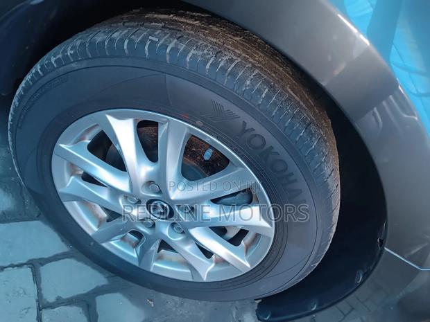 Mazda Axela 2018 Brown