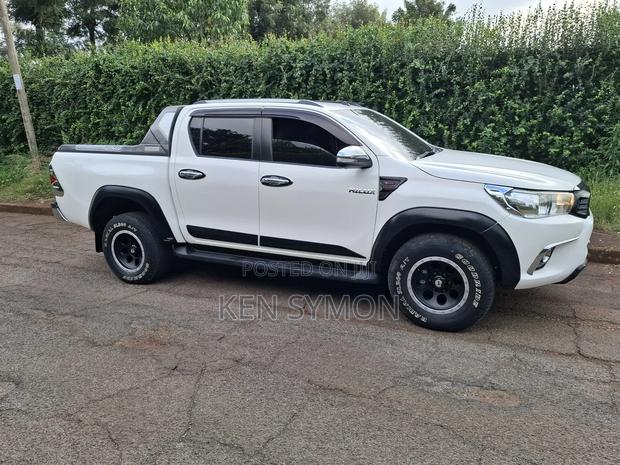 Toyota Hilux Revo Double Cab Deisel 2.8 AWD 2016 White