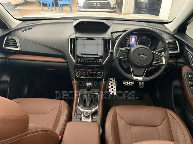 Lexus LX 2018 White