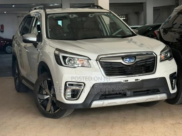 Lexus LX 2018 White