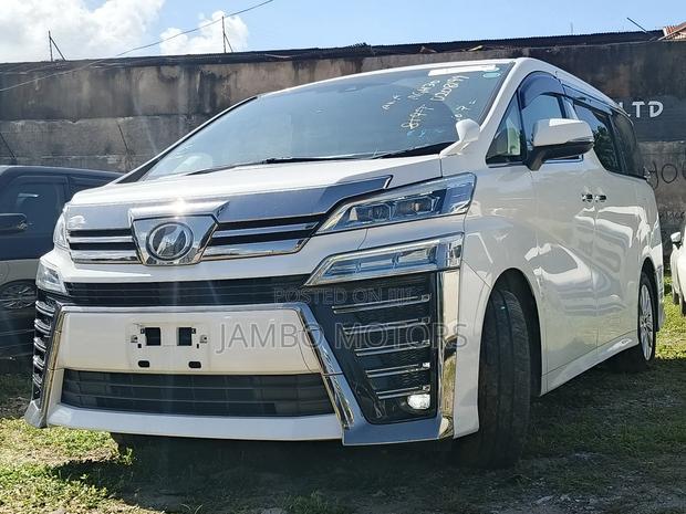 Toyota Vellfire 2019 White