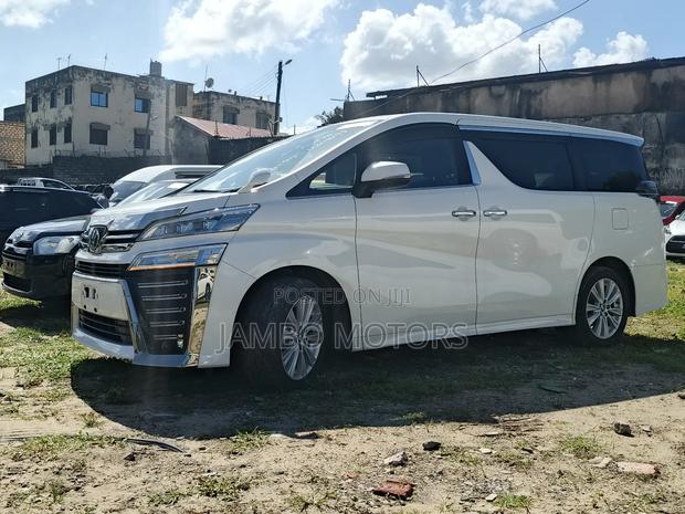 Toyota Vellfire 2019 White