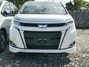 Toyota Noah 1.8 FWD Hybrid (7 seater) 2018 White for sale