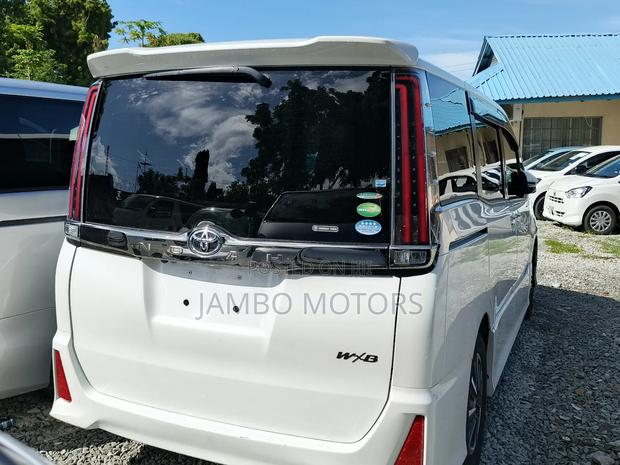 Toyota Noah 2.0 FWD (7 Seater) 2019 White