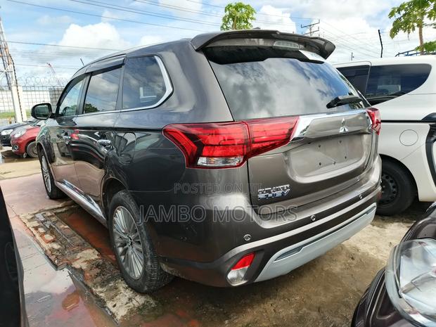 Mitsubishi Outlander 2.0 PHEV AWD 2018 Brown