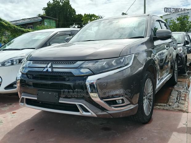 Mitsubishi Outlander 2.0 PHEV AWD 2018 Brown