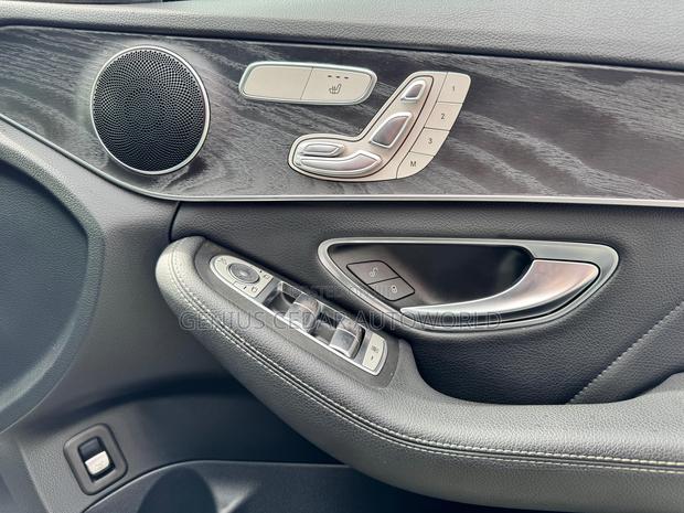 Mercedes-Benz C200 2019 Black