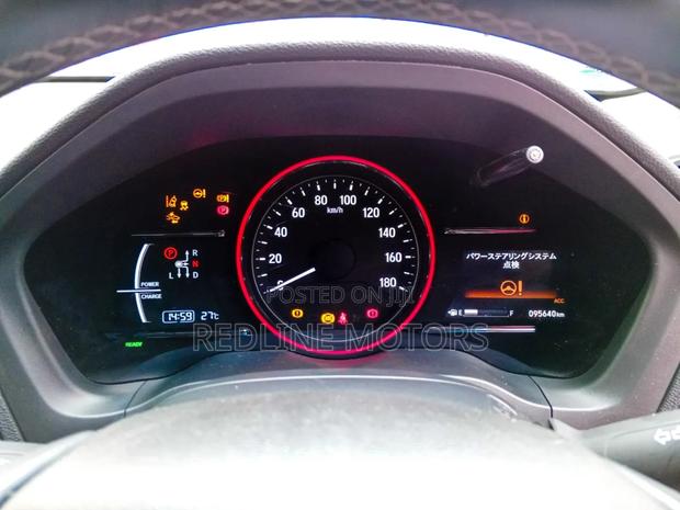 Honda Vezel 2018 Pearl