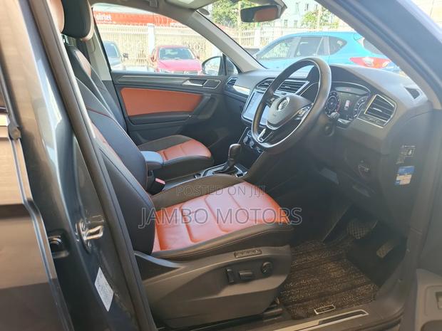 Volkswagen Tiguan 2.0T SE AWD 4MOTION 2019 Gray