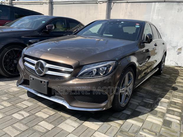 Mercedes-Benz C180 2018 Gold