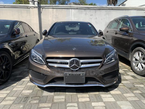 Mercedes-Benz C180 2018 Gold