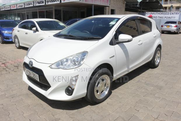 Toyota Aqua 2016 Pearl