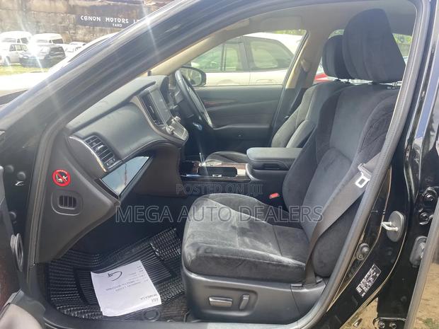 Toyota Crown 2018 Black