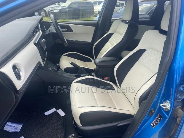 Toyota Auris 2018 Blue