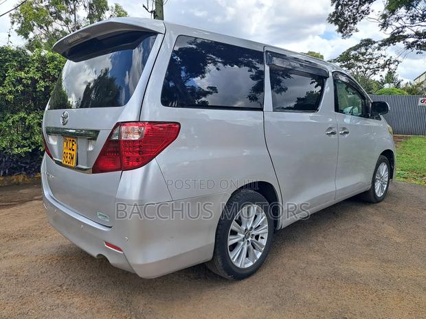 Toyota Alphard 2008 Silver