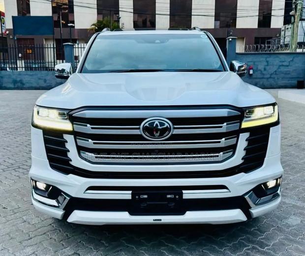Toyota Land Cruiser 2024 Off white