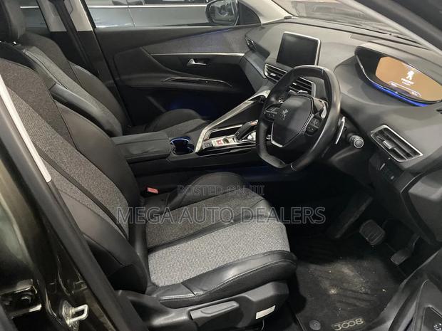 Peugeot 3008 2018 Green
