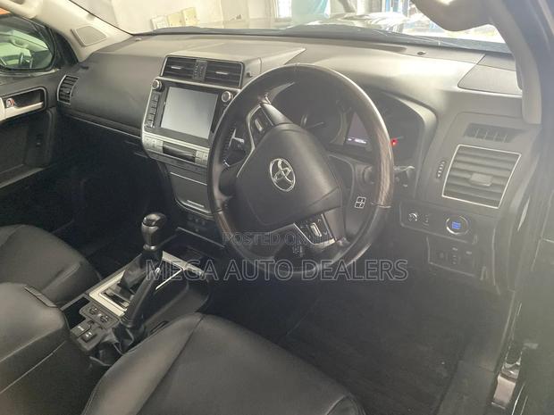 Toyota Land Cruiser Prado 2018 Black