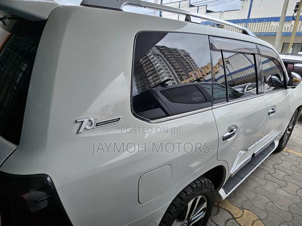 Toyota Land Cruiser 2015 White