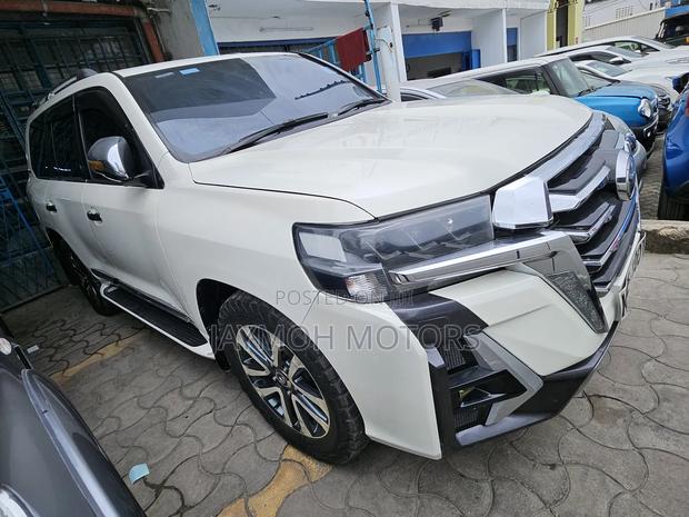 Toyota Land Cruiser 2015 White