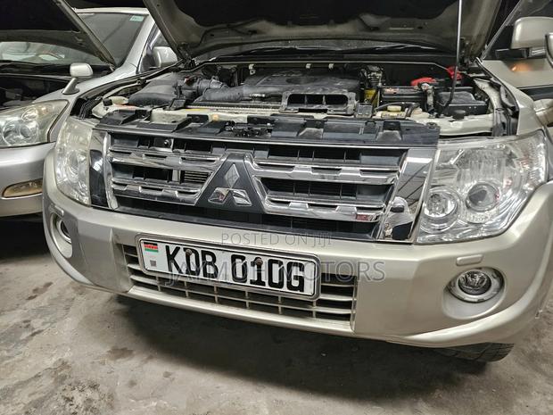 Mitsubishi Pajero 2014 Beige