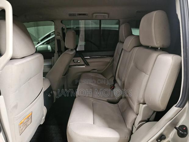Mitsubishi Pajero 2014 Beige