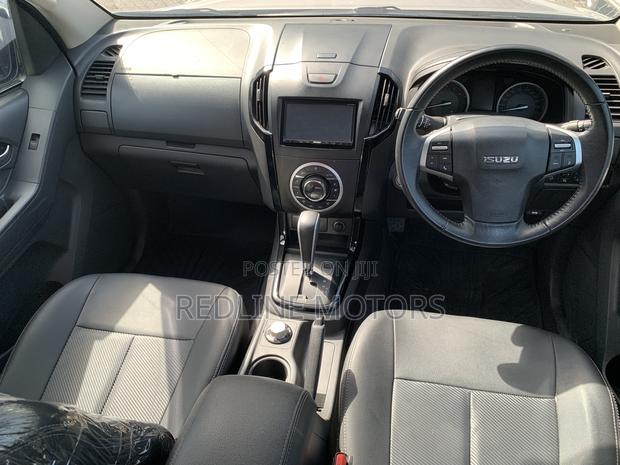 Isuzu D-MAX 2016 Silver