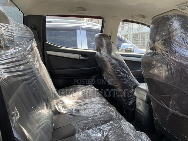 Isuzu D-MAX 2015 Black
