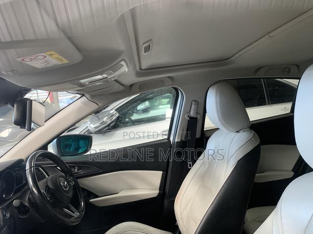 Mazda Axela 2018 Pearl